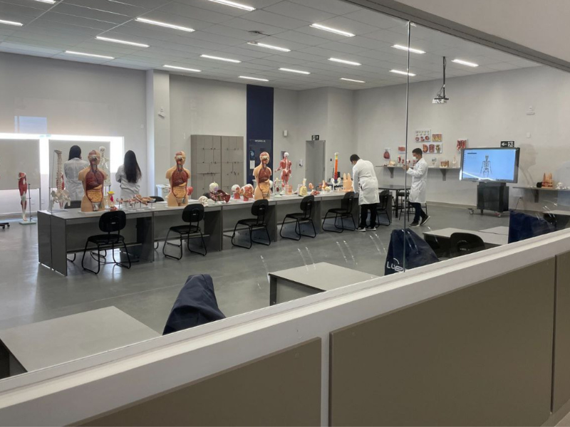 Curso de Medicina em Brumado abre seleção para bolsas de estudo integrais